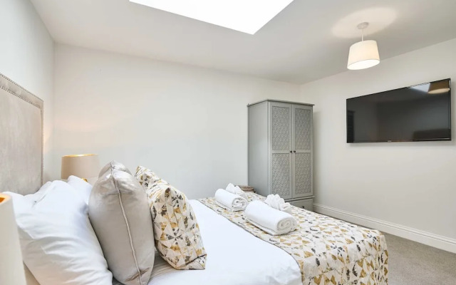 Host Stay Albert House