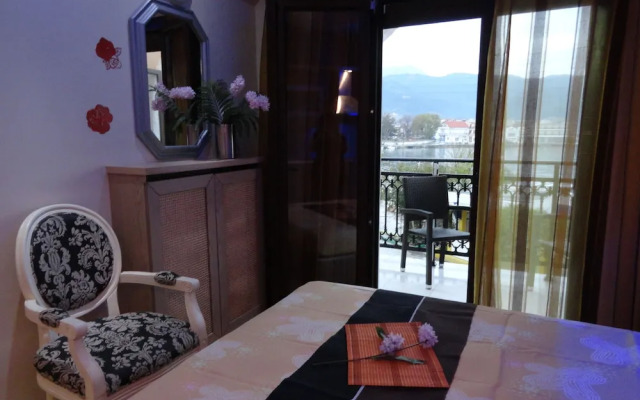 Captain's Beach Boutique Apartments