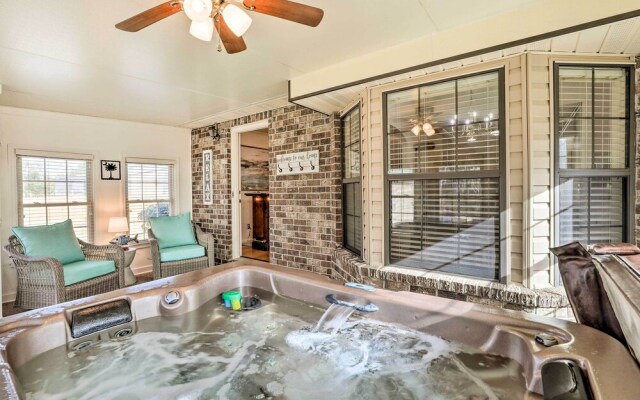 Lakeside Happiness: Home on Lake Moultrie!