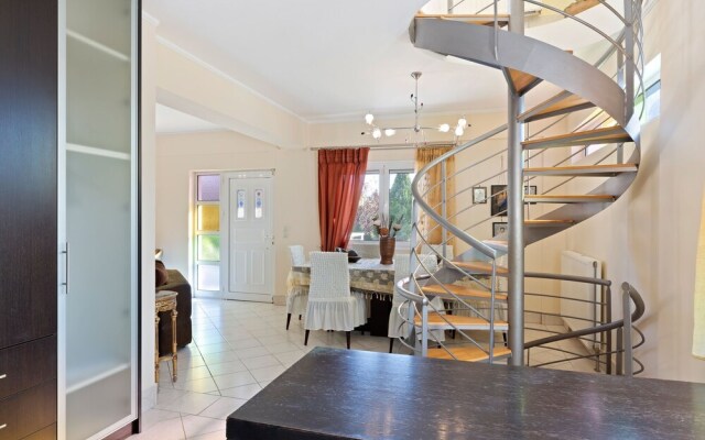 Enchanting Villa in Chalcis with Terrace