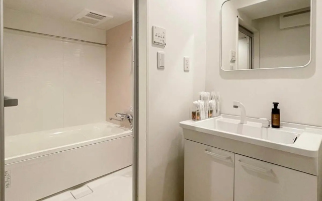 2BR Modern Apartment next to Peace Park 10 Ppl – Bathroom – Hiroshima