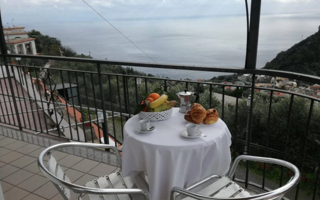 Azzurro Residence