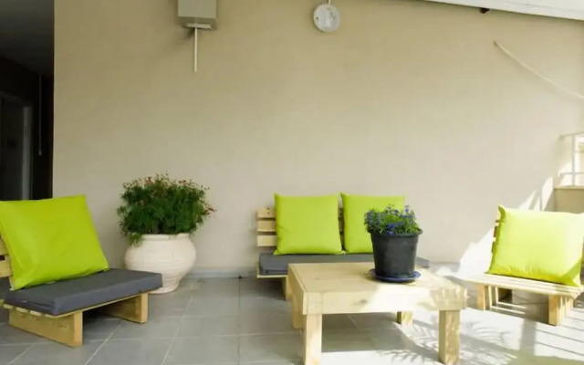 Ha-Carmel Market Apartment