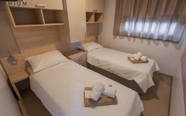 Charming Two-bedroom Mobile Homes Drage