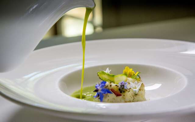 Farmhouse Inn