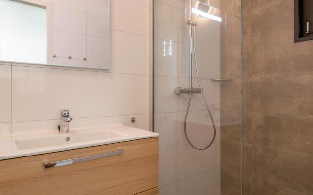 Nice Chalet With air Conditioning, in a Holiday Park at 12 km. From Eindhoven