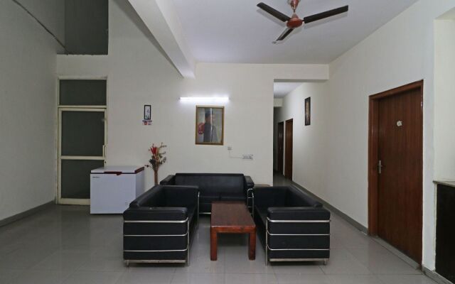 OYO 10662 Hotel Town Noida