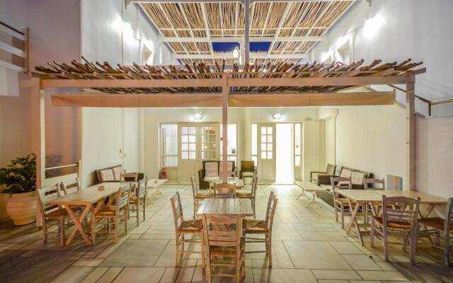 Ostria Hotel