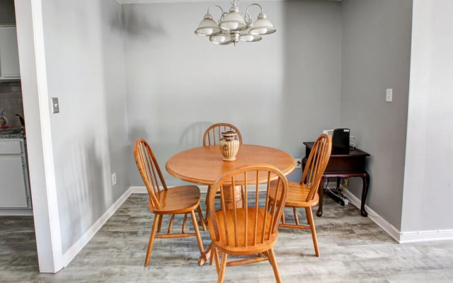 2 Bedroom, Churchill Downs Court