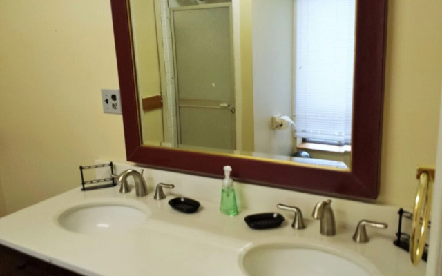 4 Bedroom Blue Mountain Rental with Hot Tub