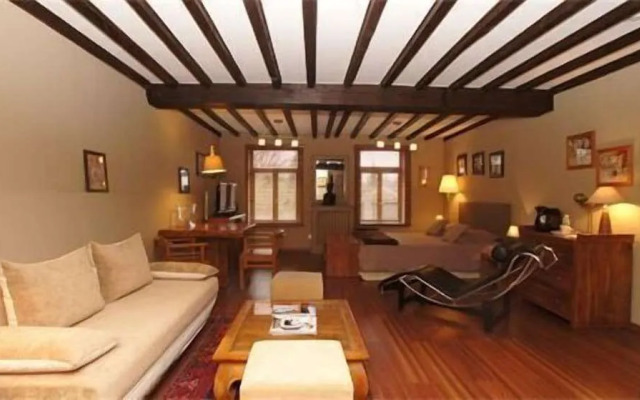 Logis Hôtel-Restaurant Le Moulin D'Artres