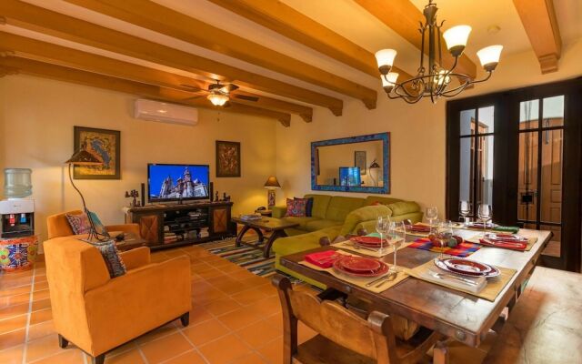 Casa De Amigos by Casago