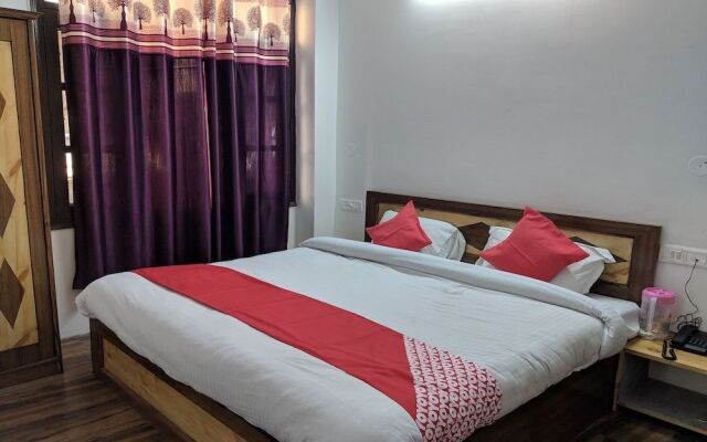 OYO 24660 Mahasu Villa