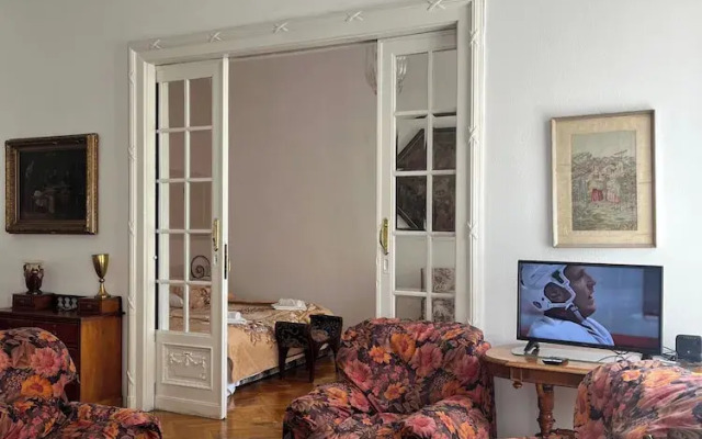New! Libra Grande Venetian Style Apartment
