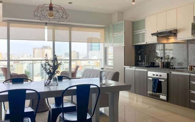 w Beautiful 1BR With Balcony in Miraflores