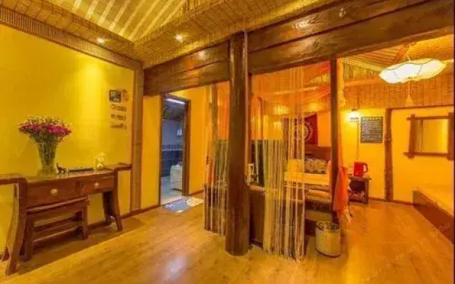 Lijiang South of Cloud Boarder Inn