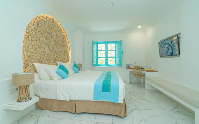 Loccal Collection Hotel – Guest Rooms – Labuan Bajo