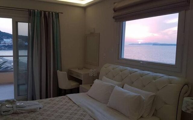 Paralia Luxury Suites