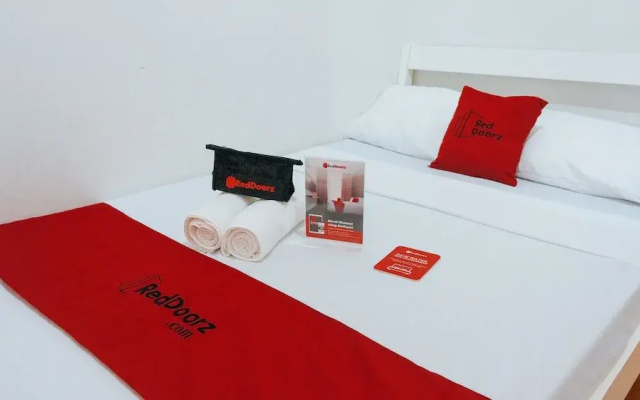 RedDoorz Plus near Talisay Town Center