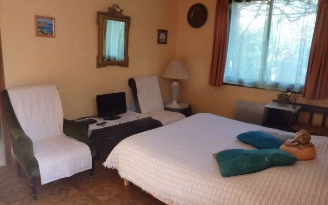 Beau Mas à Montolivet