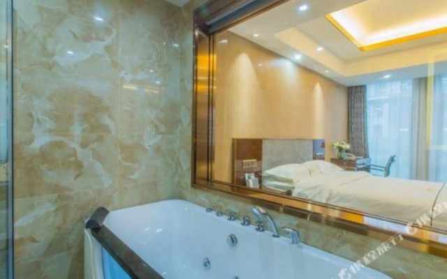 Shangrong Business Hotel (Wuhan Julong Avenue Zhuoer Enterprise Headquarters)