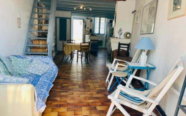 House Rétaise With Garden Close To The Sea