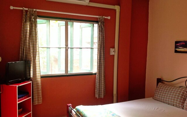 Tonkong Guesthouse & Restaurant