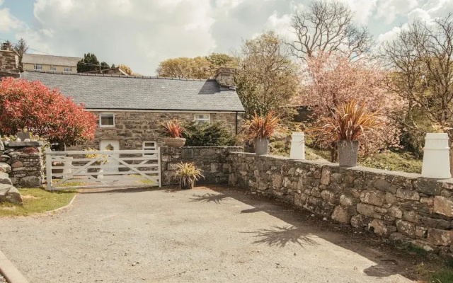 Cefn Uchaf Cottage