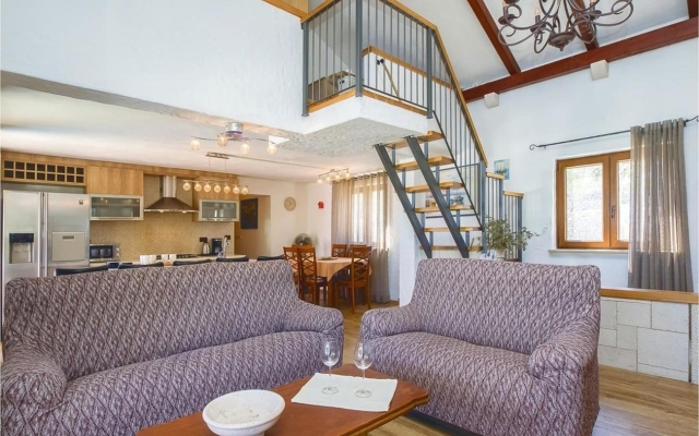 Holiday house Anabella - open swimming pool: Supetar, Island Brac