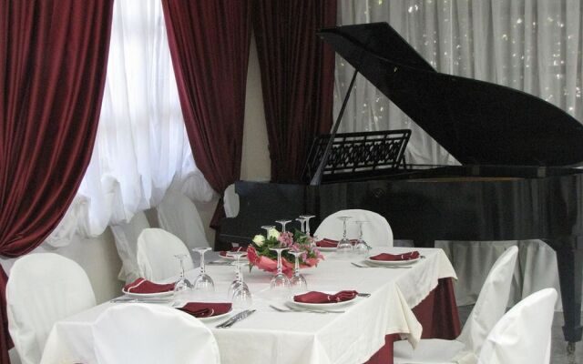Green Park Hotel