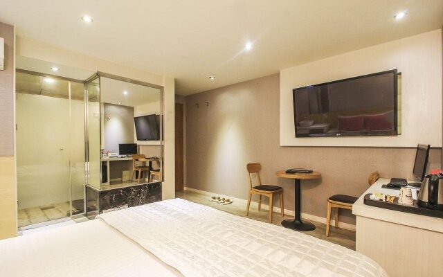 Hotel Cube