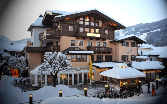 Appartements Lorenzoni, Cafe Konditorei Helmut Lorenzoni