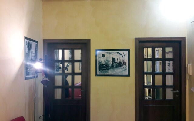 Anastasia Hidden Balcony - An hidden balcony inside Trastevere