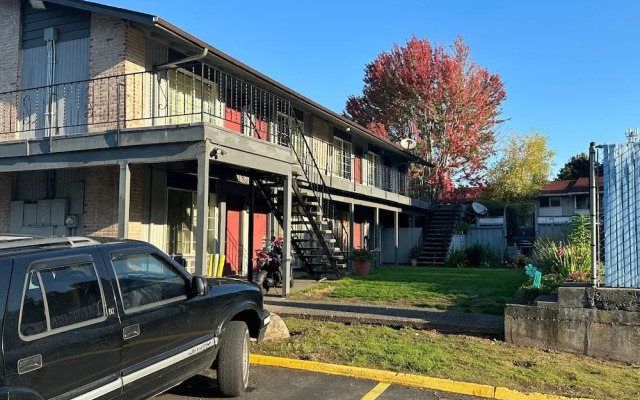 Rama Inn Hotel and RV Park