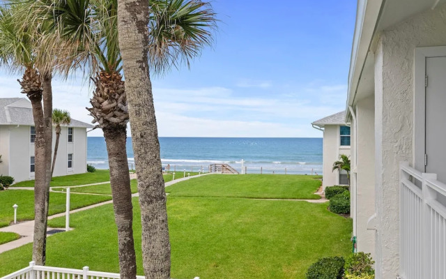 Colony Beach Club 246