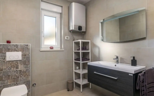 Villa Gloria Comfortable Holiday Residence