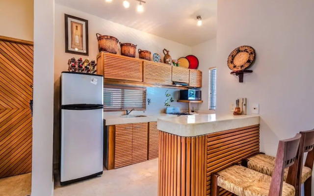 Charming 1 BR Between 5th Avenue and the Beach