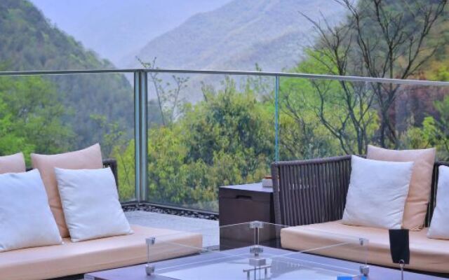 Stream in Cloud Resort Hotel