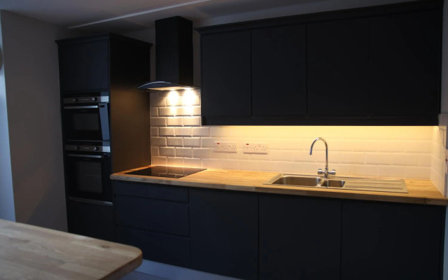 Crawford Guest House- ScholarLee Living Apartments