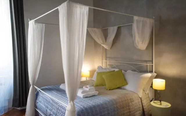 Apartment Near Trevi Fountain