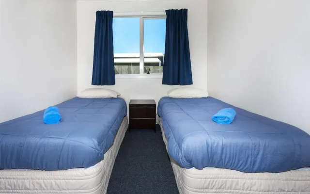Harbourside Holiday Park