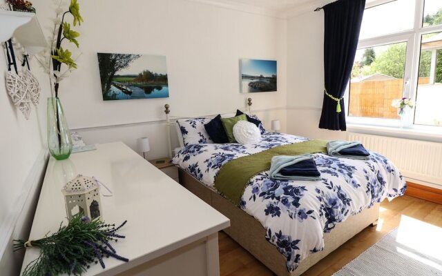 Lakelands, Burry Port