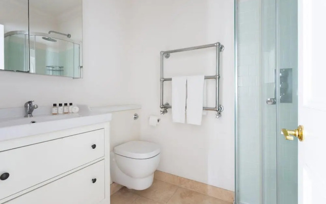 Warwick Gardens II by onefinestay