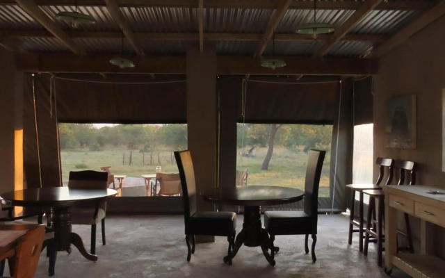 Sunset Lodge & Safaris