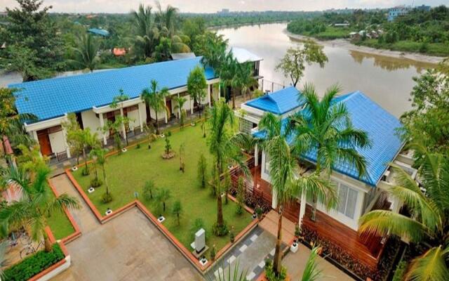 Royal Golden View Hotel