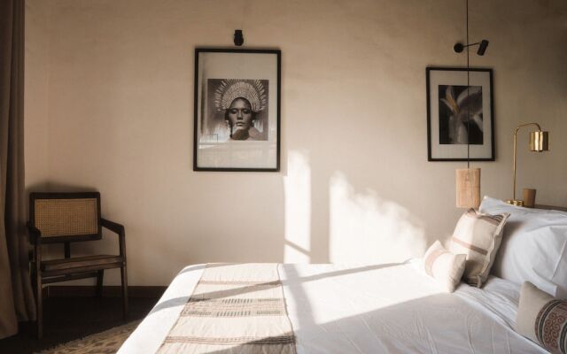 Stunning Villas Complex, 12 BR, Canggu With Staff