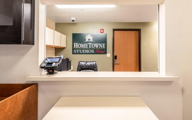 HomeTowne Studios by Red Roof Columbus