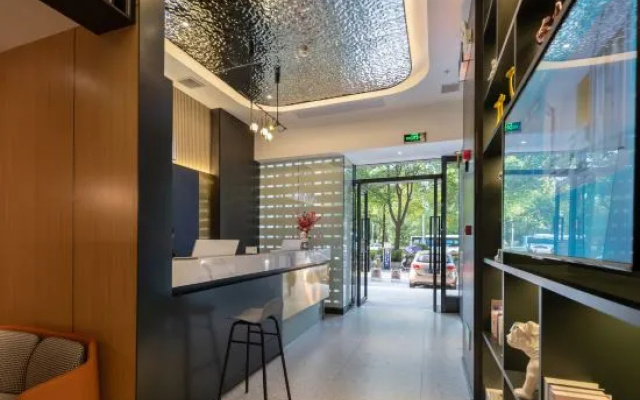 Yichen Hotel – Balcony – Zhuzhou