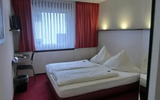 Central Hotel Garni