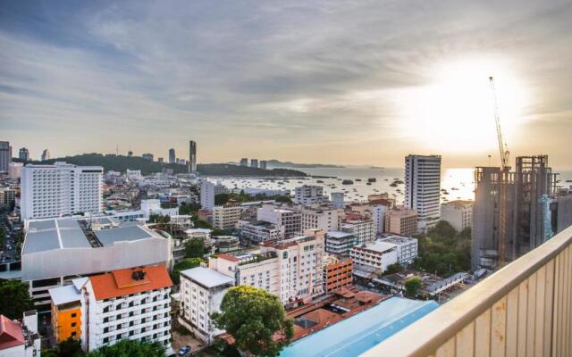 The Base Central Pattaya Deluxe